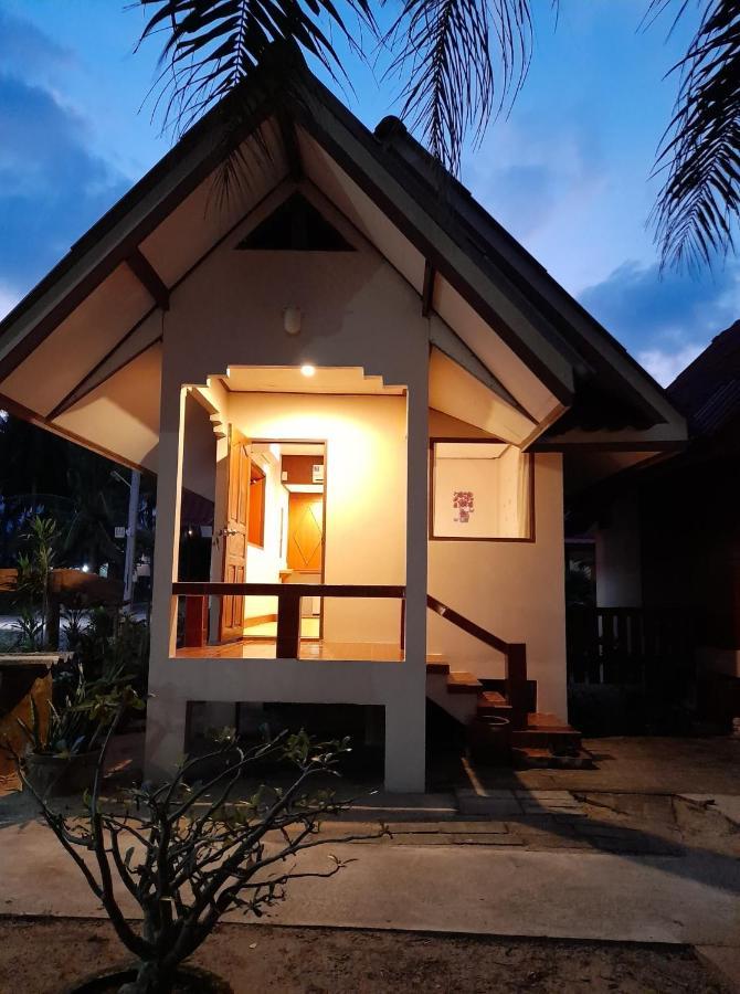 Phuphat Beach Resort Khanom Exterior foto