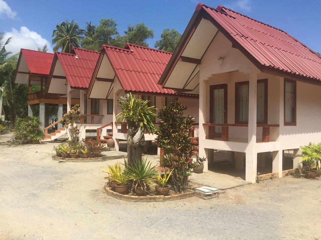 Phuphat Beach Resort Khanom Exterior foto