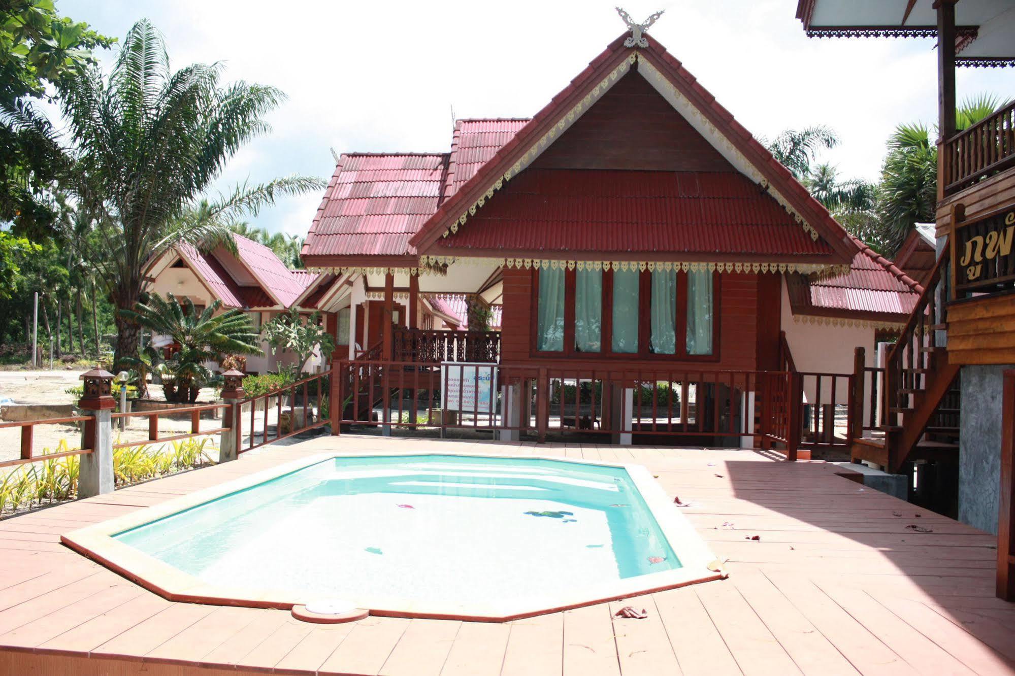 Phuphat Beach Resort Khanom Exterior foto