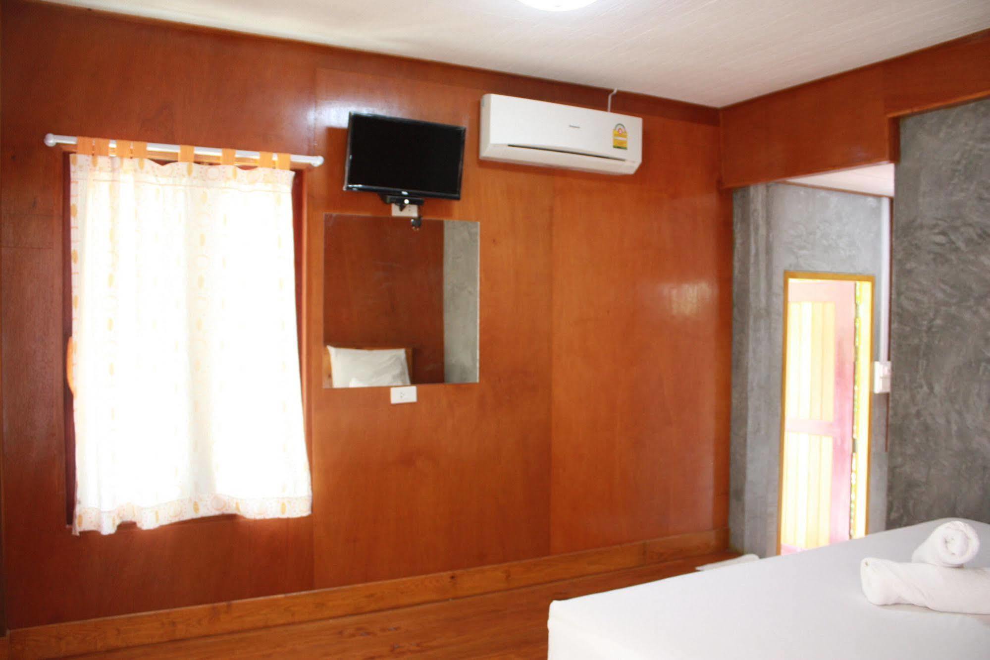 Phuphat Beach Resort Khanom Exterior foto