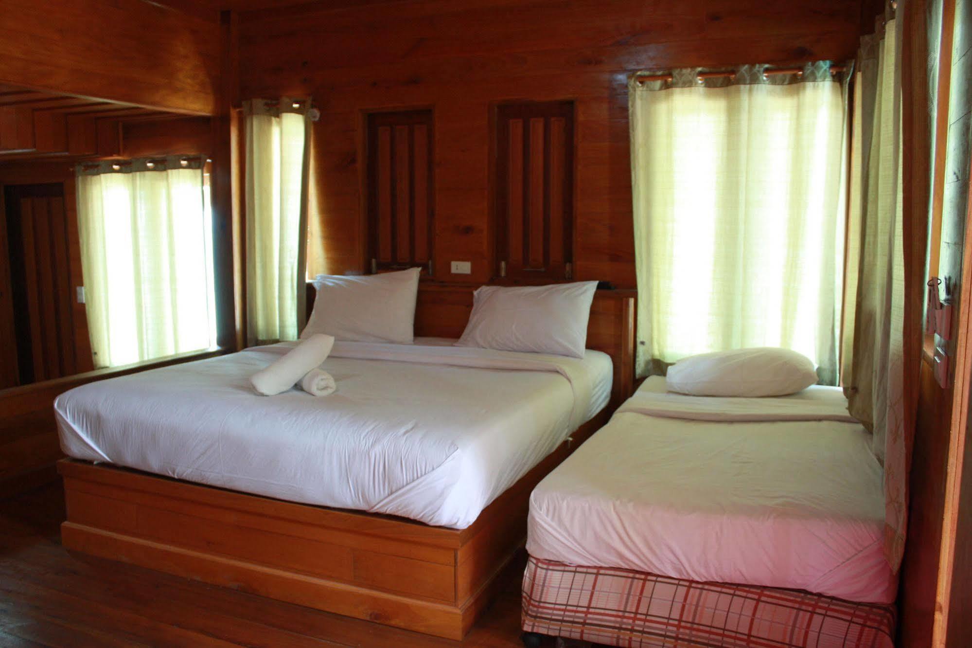 Phuphat Beach Resort Khanom Exterior foto