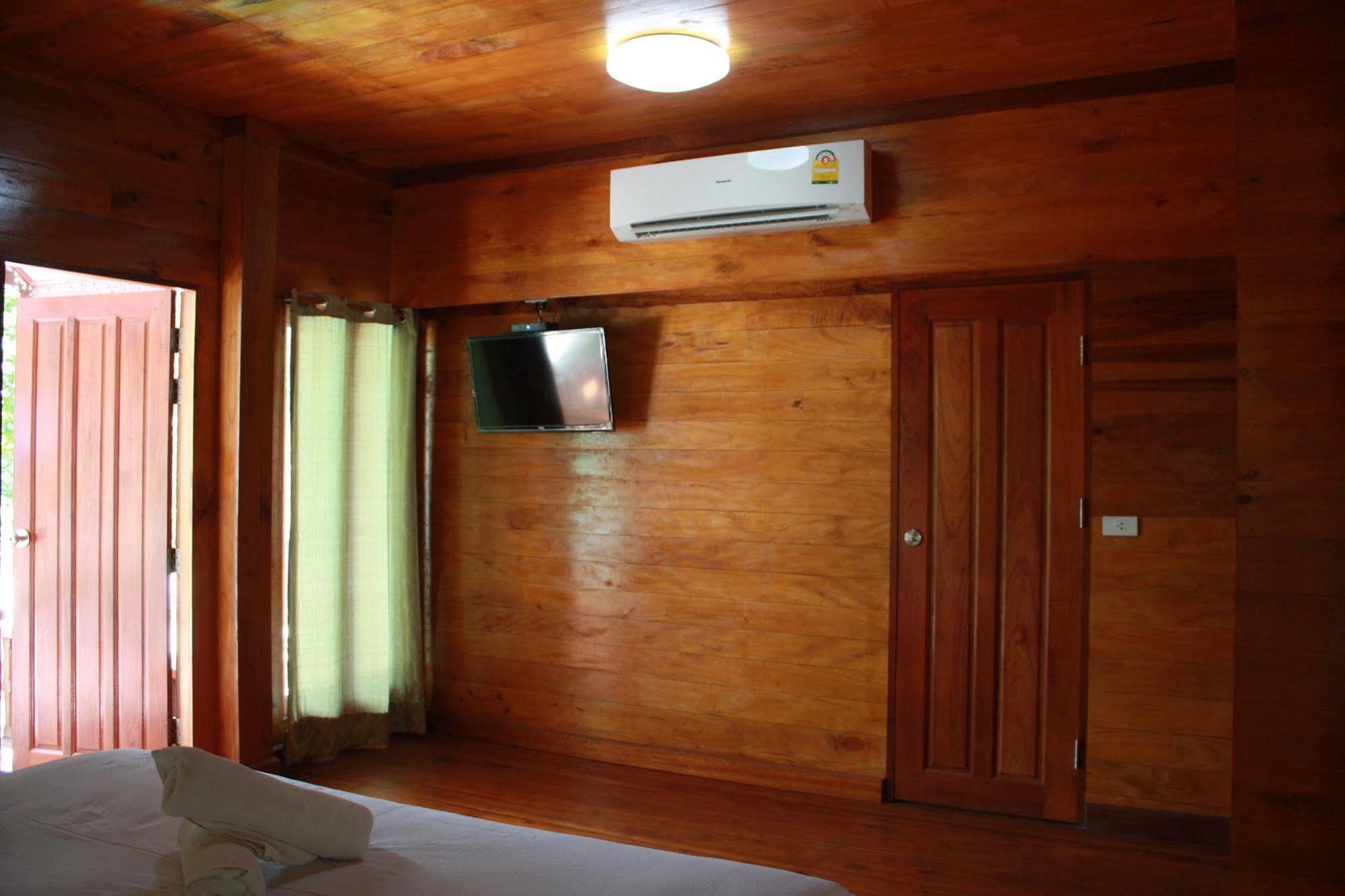 Phuphat Beach Resort Khanom Exterior foto