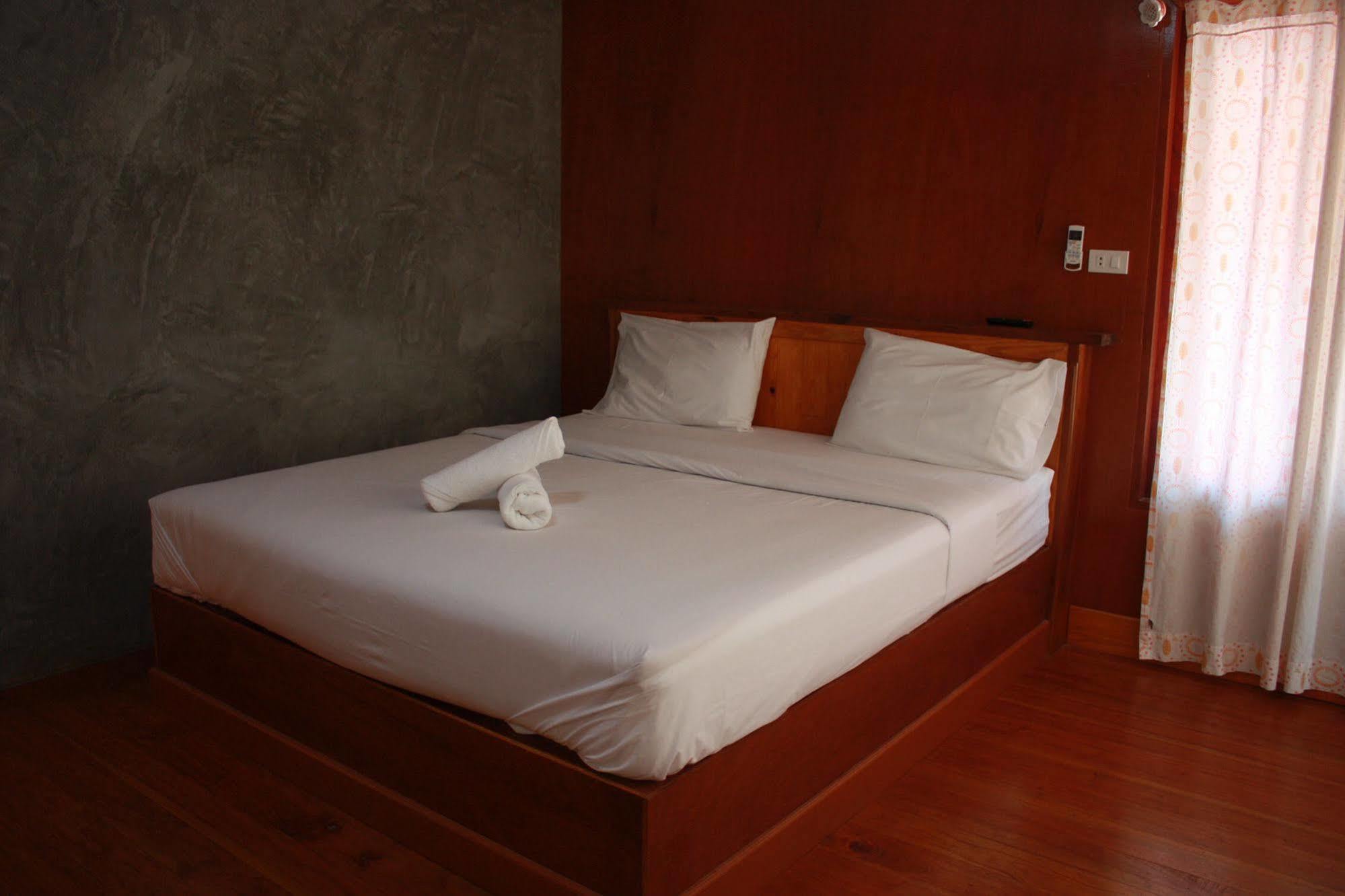 Phuphat Beach Resort Khanom Exterior foto